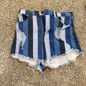 super cute denim shorts